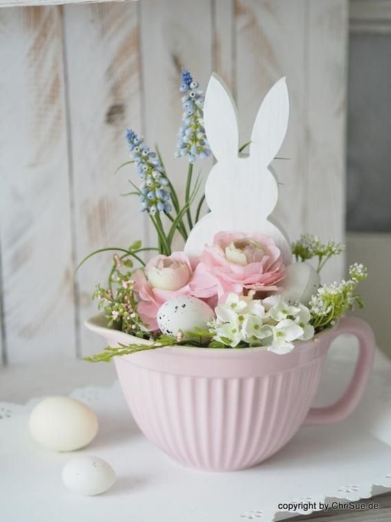 centro-tavola-tazza-coniglio-pasqua