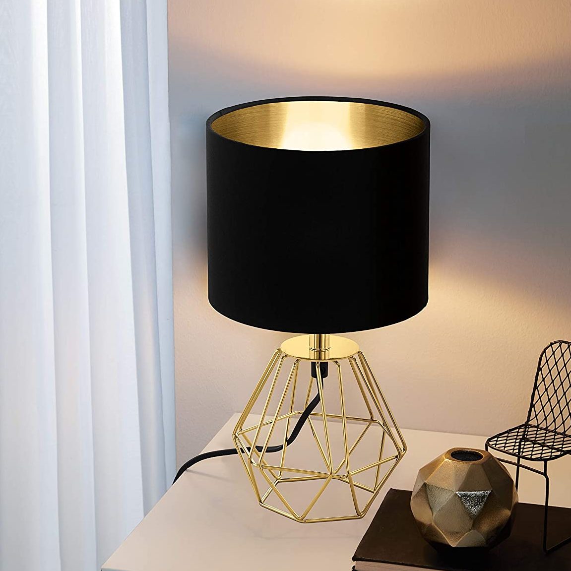 10 lampade da comodino originali per una camera da letto unica! 10 lampade da comodino originali per una camera da letto unica!