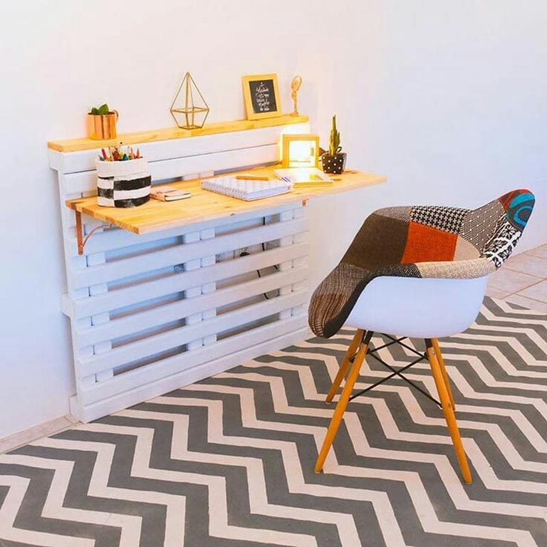 Scrivania fai da te con pallet